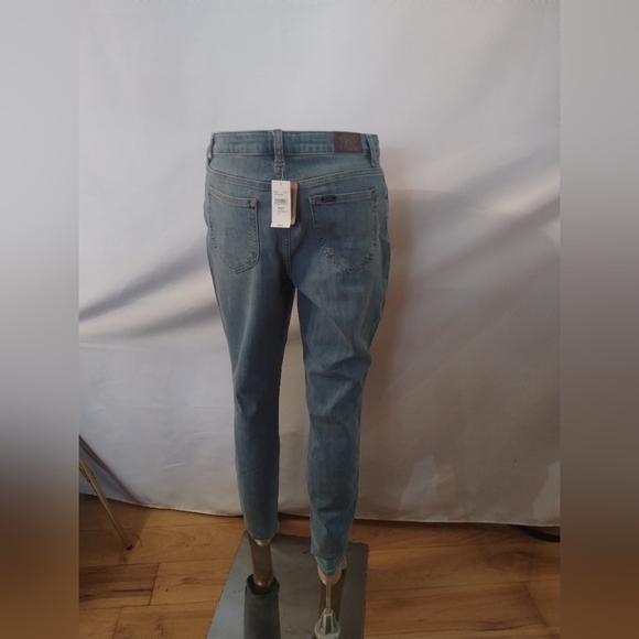 3 NWT Lee Women's Legendary Skinny Blue Jeans 28x28 - Picture 2 of 16
